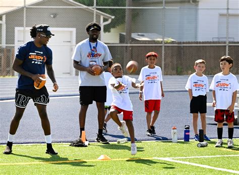 Broncos WR Jerry Jeudy continues to make his mark in community with youth football camp